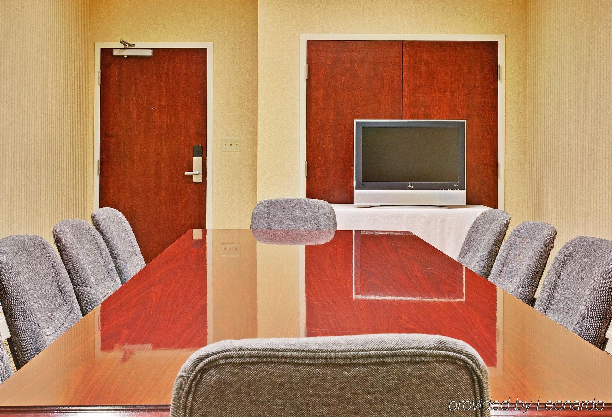 Holiday Inn Express & Suites Dyersburg By Ihg Udogodnienia zdjęcie