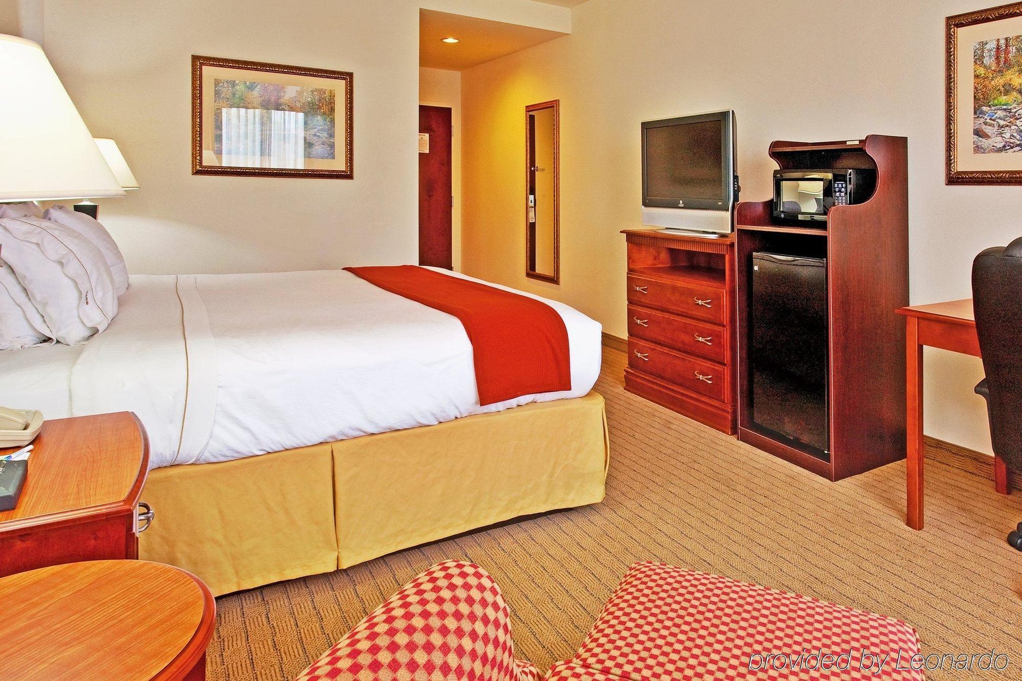 Holiday Inn Express & Suites Dyersburg By Ihg Zewnętrze zdjęcie