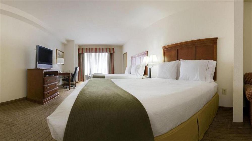 Holiday Inn Express & Suites Dyersburg By Ihg Zewnętrze zdjęcie