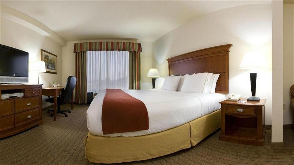 Holiday Inn Express & Suites Dyersburg By Ihg Zewnętrze zdjęcie