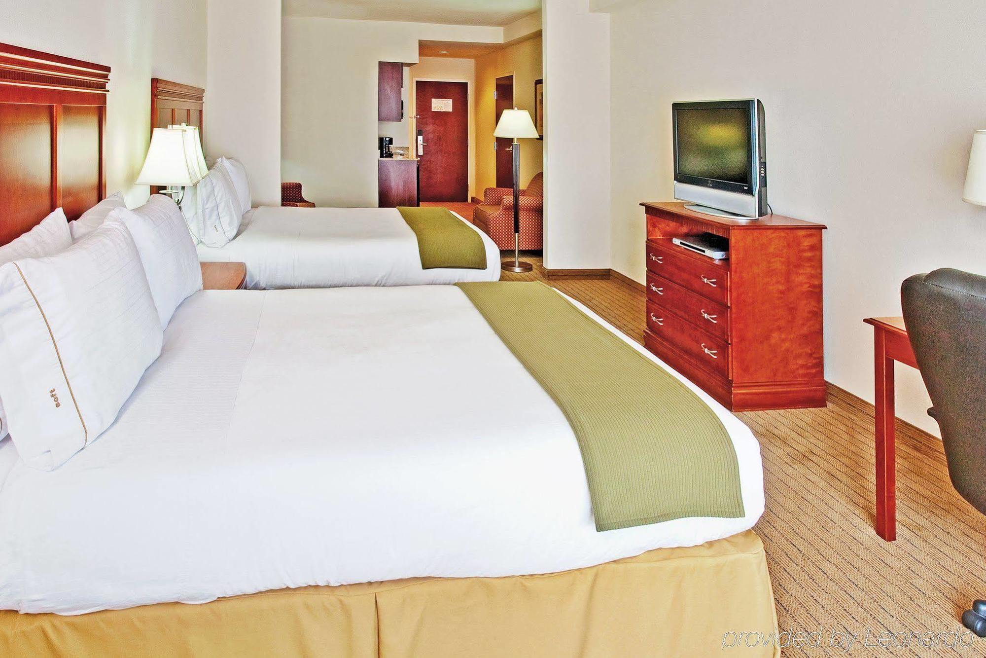Holiday Inn Express & Suites Dyersburg By Ihg Pokój zdjęcie