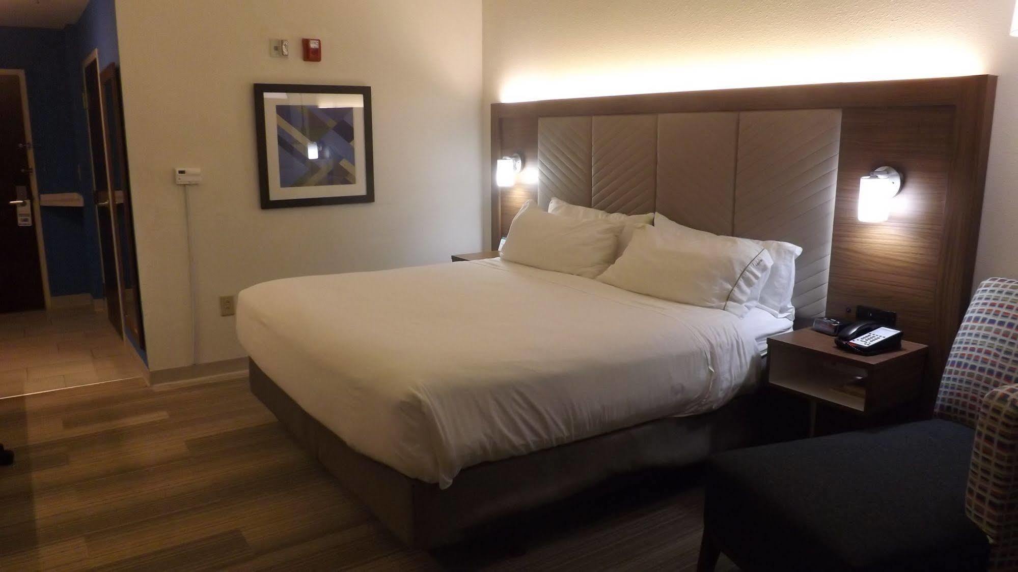 Holiday Inn Express & Suites Dyersburg, An Ihg Hotel Zewnętrze zdjęcie
